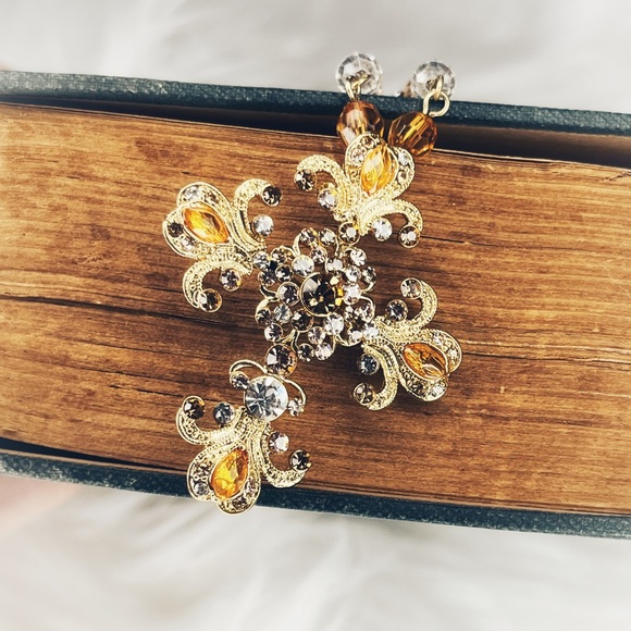 Cross Pendent Necklace - Picture 5 of 7